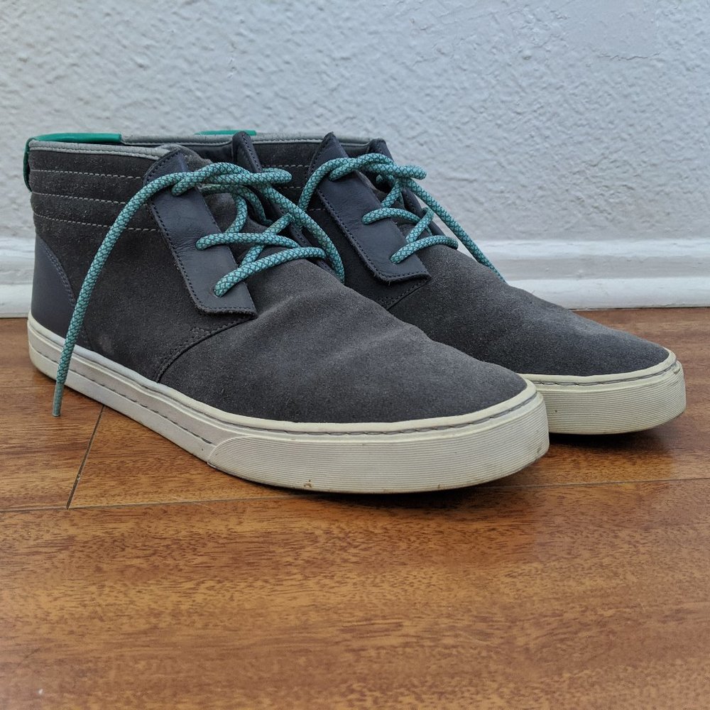 Clae McQueen Men Size 10 Chukka Sneaker Suede Gray